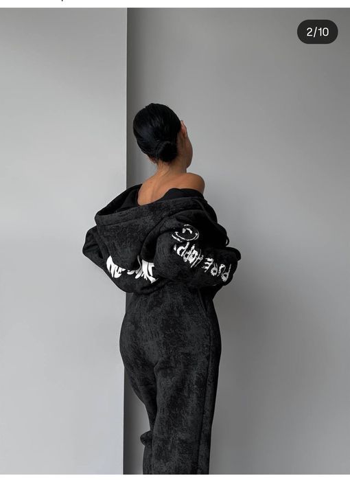 Продам новий костюм 48р