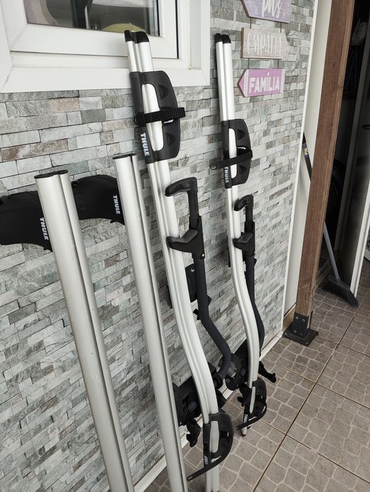 Conjunto de suportes de bicicleta.