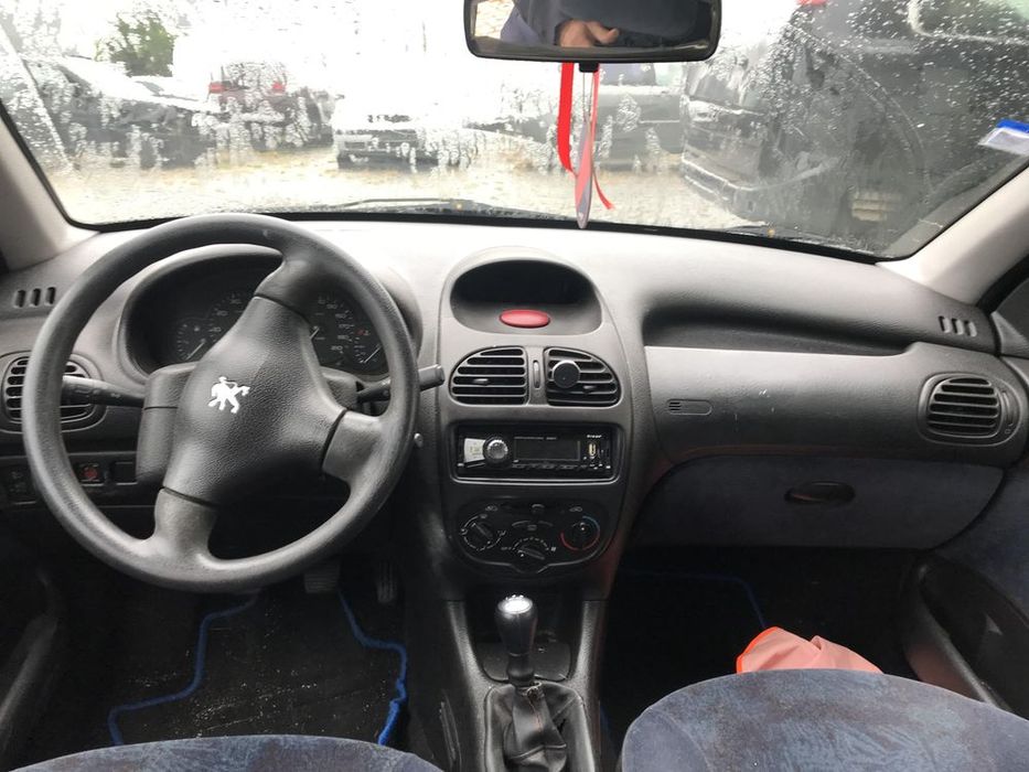 Peugeot 206 1.4cc 5P 2000 - Para Peças