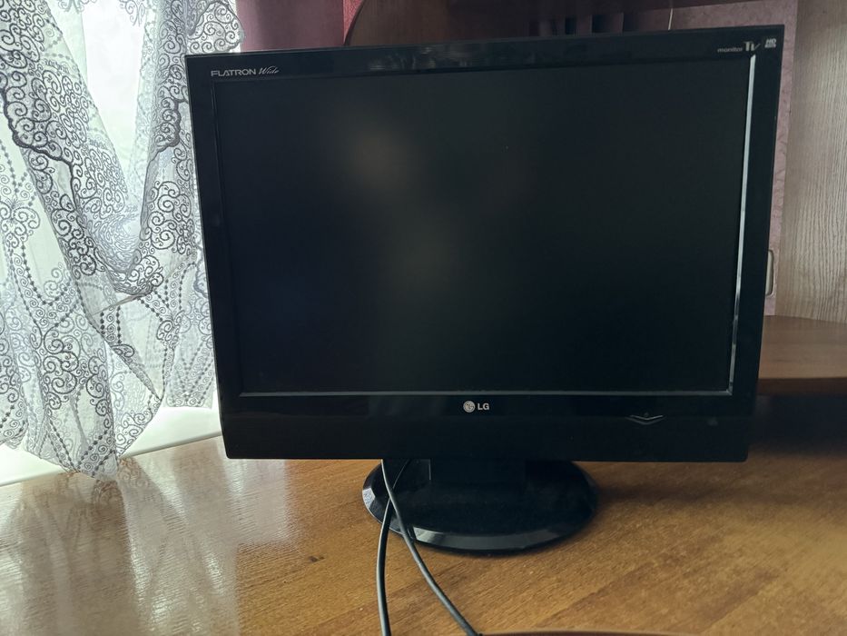 Монітор для компютера з вбудованим тв. LG FLATRON M208WA - BZ