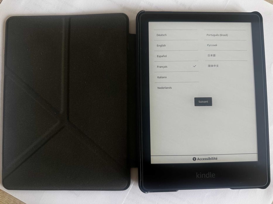 Kindle Paperwhite 11 gen. 8 GB + etui – bardzo dobry stan