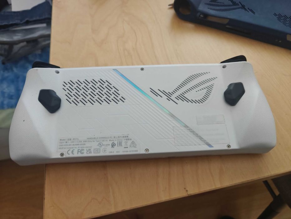 Asus Rog Ally Z1 Extreme