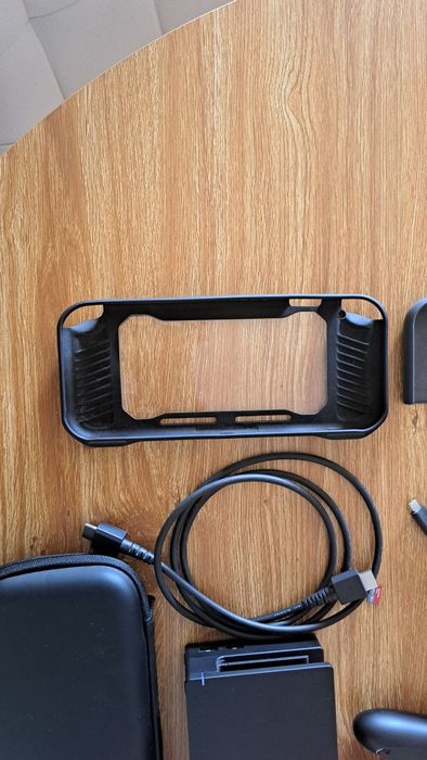 Nintendo Switch (completa com acessórios e caixa)