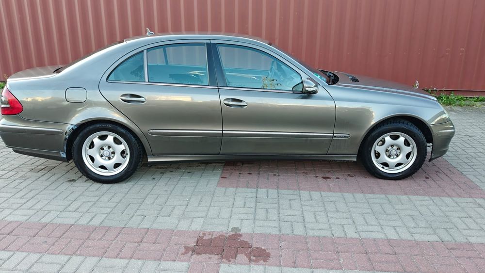 Mercedes Benz E220 CDI  rok 2008