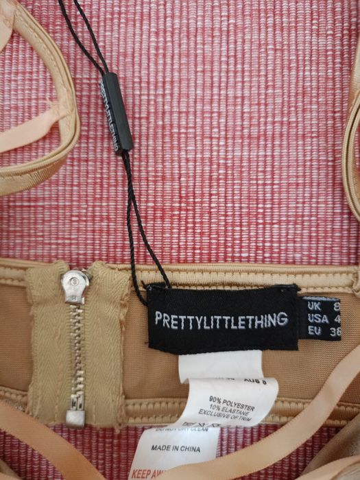 Fantazyjny biustonosz w formie paseczków.