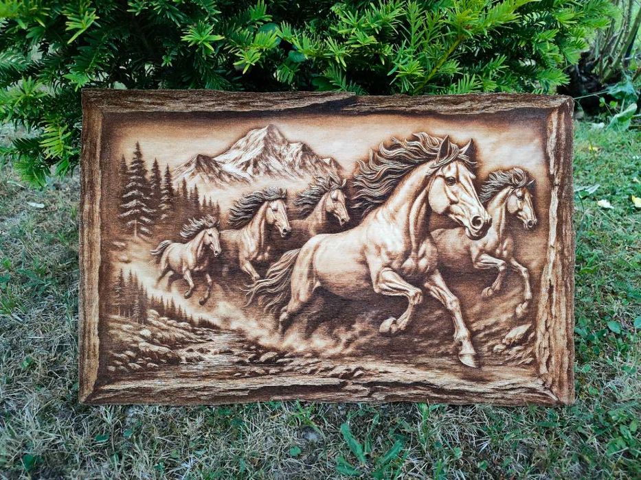 Konie obraz wypalany w drewnie