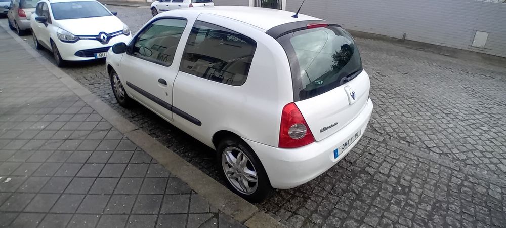 Renault clio comercial 2008