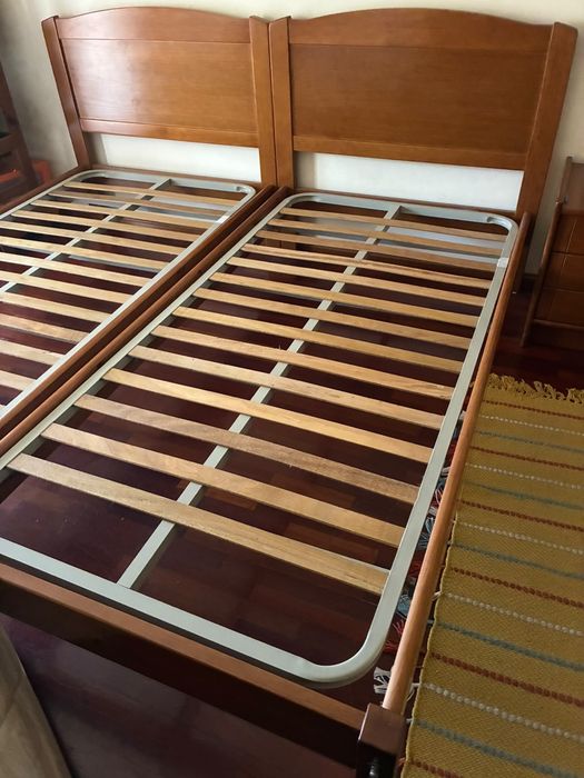 1 Cama de madeira pinho
