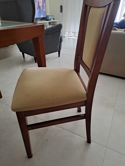 Mesa de sala extensível com 6 cadeiras