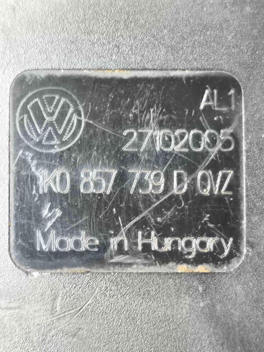 Encaixe de Cinto Central VW GOLF V