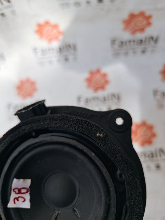 Coluna De Som - 211212 - AUDI TT (8J3)