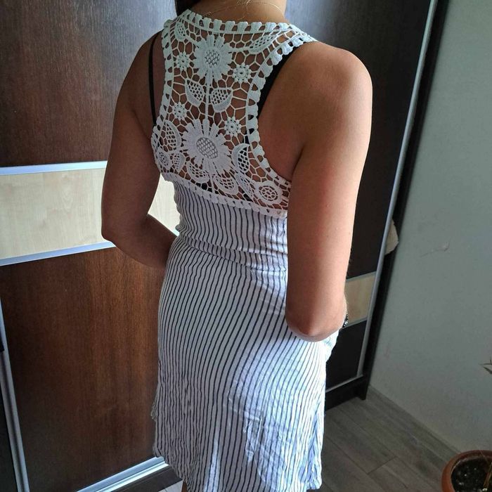 Sukienka w paseczki Zara s m