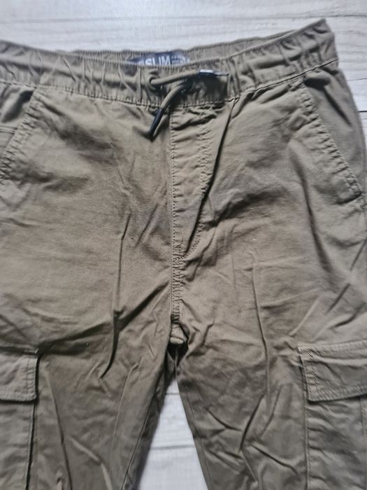 Jogery slim rozmiar 12-13 lat