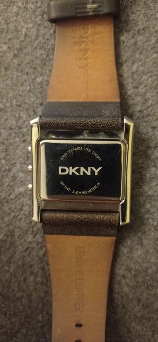 Zegarek elektroniczny na rękę DKNY