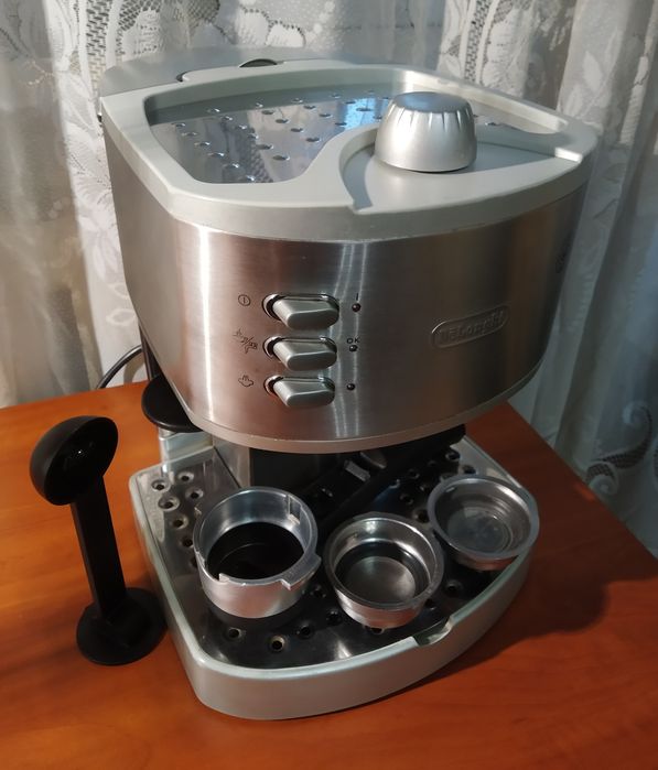 Кофеварка эспрессо рожковая
Delonghi EC330S