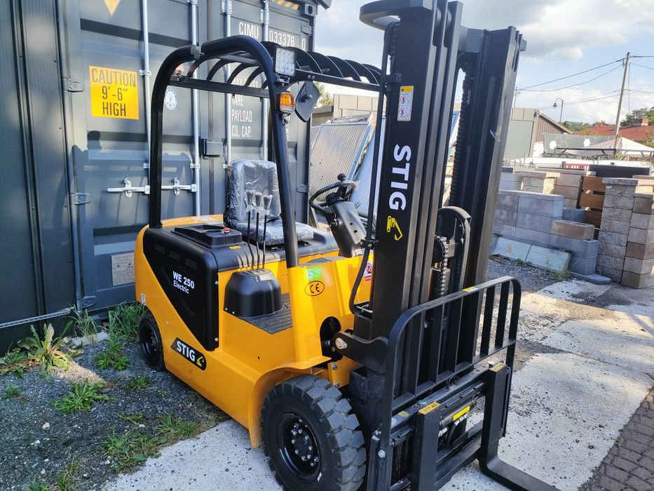 Wózek widłowy elektryczny 2,5 t triplex