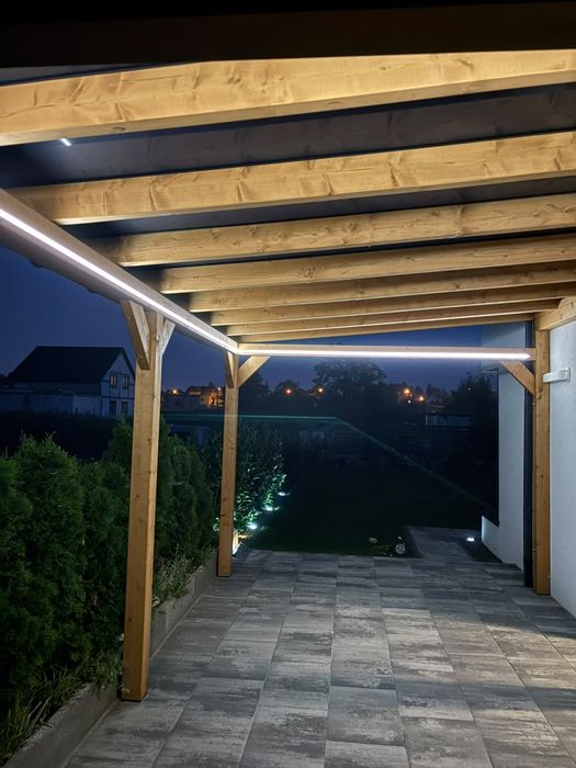 Oświetlenie LED konstrukcji drewnianych – pergole i zadaszenia