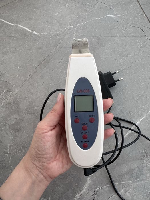 Портативний косметичний ультразвуковий скрабер