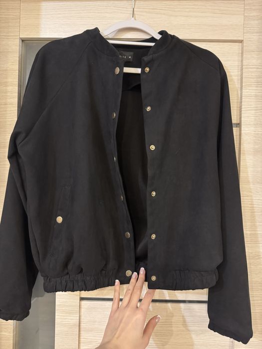 Черный бомбер mohito