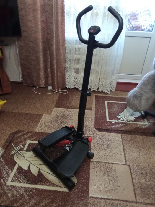 Степпер . Со стойкой, двумя эспандерами