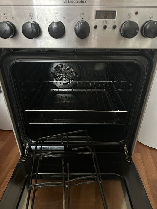 Продам плиту Electrolux (б/у)