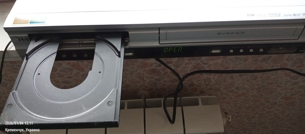 Видео+ DVD (два в одном)програвач LG DC476X  DVD+6HD Hi-Fi video