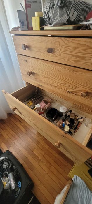 Cómoda de madeira + mesas de cabeceira de madeira com tampo de vidro (Conjunto quarto IKEA)