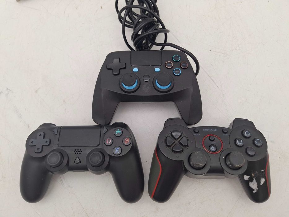 Konsola Sony PlayStation 4 slim 1 TB + 3 pady PS4