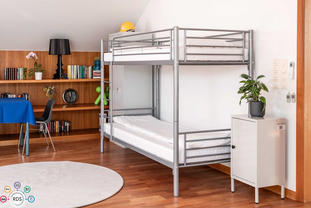 Łóżko piętrowe metalowe z MATERACAMI Łóżka pracownicze hotelowe 90x200