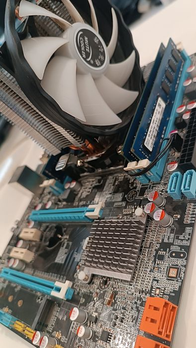 Комплект Huanan X79 E5 LGA 2011, Intel Xeon E5 2630, башта, 16GB RAM