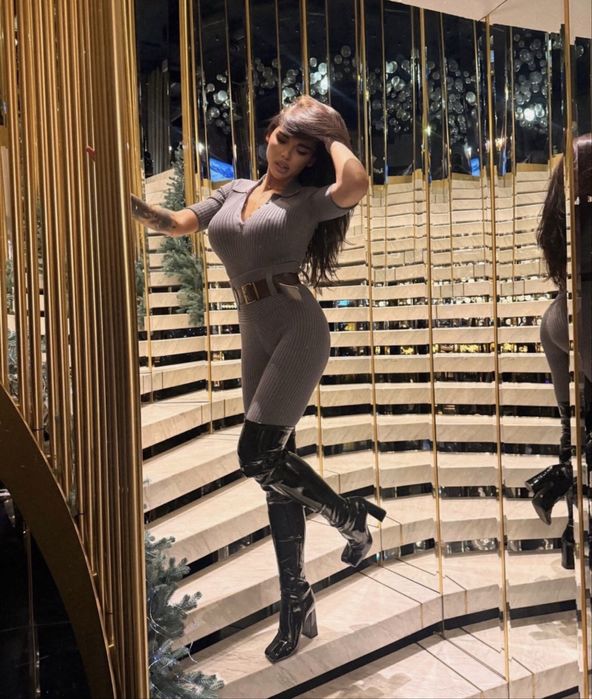 Продам костюм , в рубчик