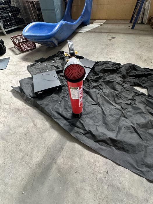 Extintor CO2 2kg novo e cheio