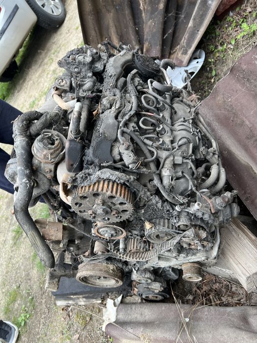 Двигун з коробкою Audi 2.0 TDI