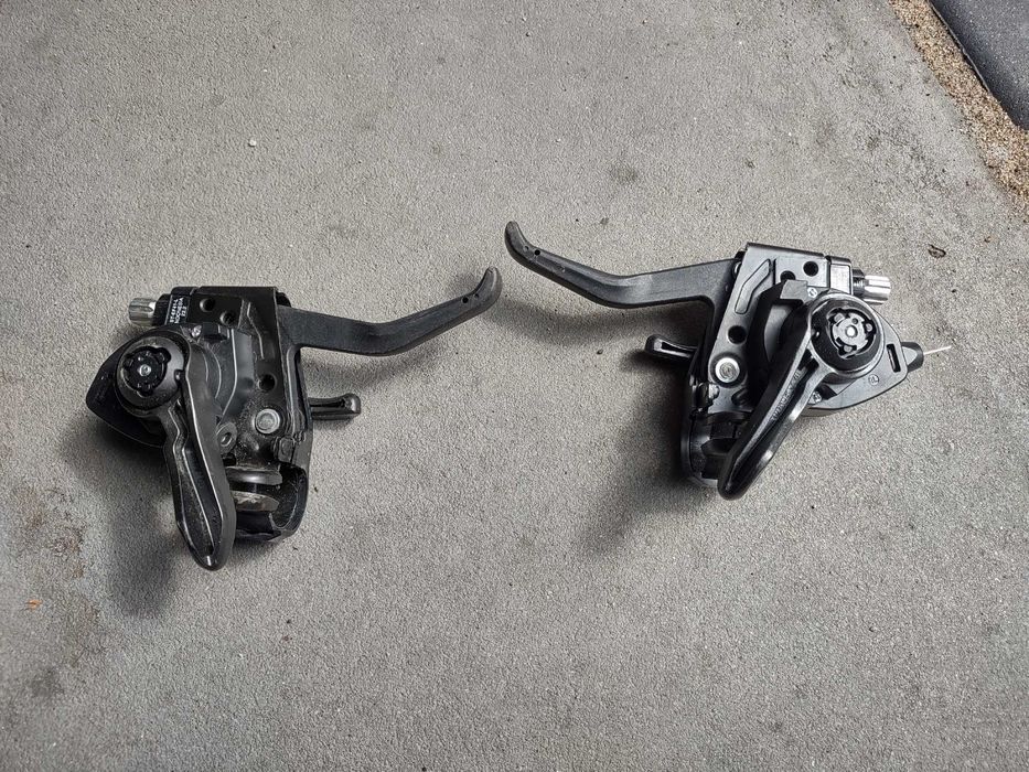 Manetki 3 x 8 shimano