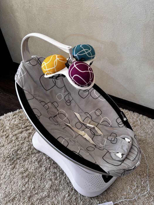 Укачувальний центр 4moms mamaRoo 4.0