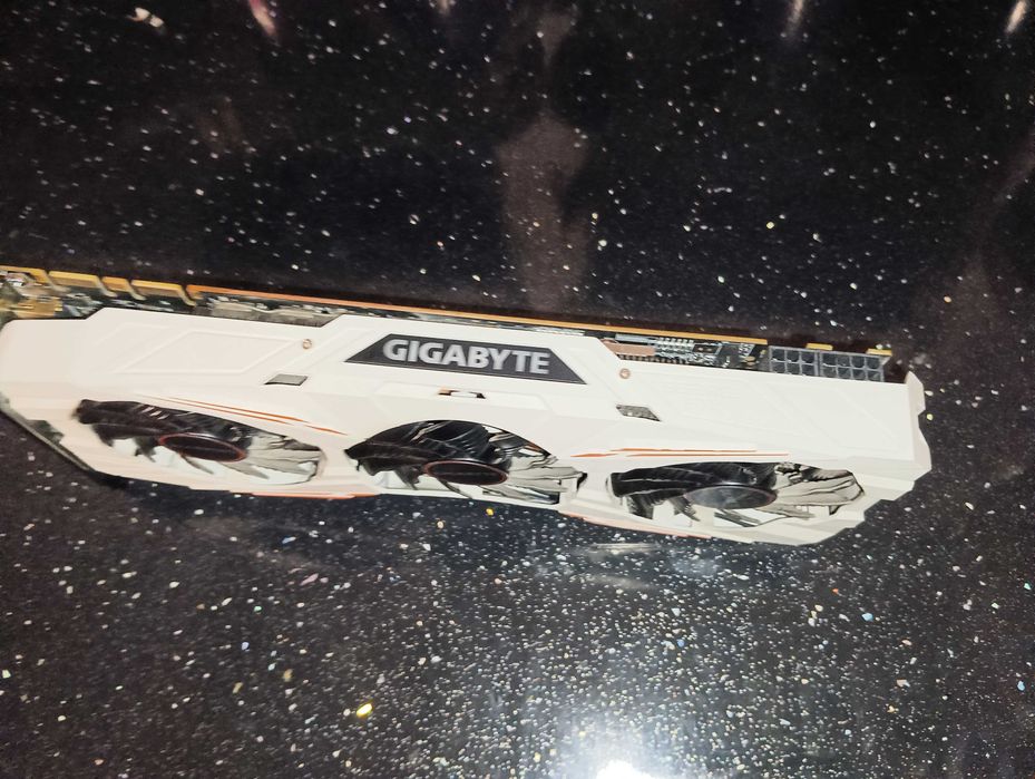 1080 TI 11GB Gigabyte 352 bit як RX5700XT RTX 3060 TI робоча з тестами