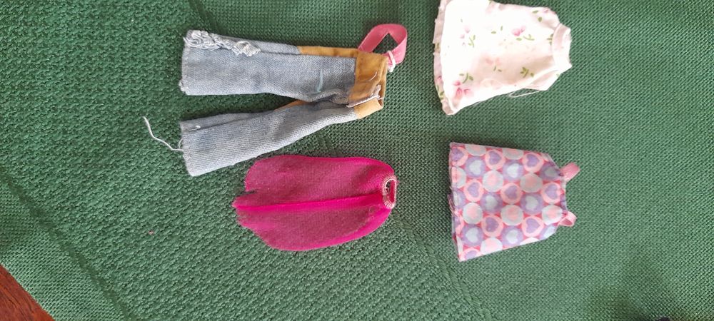 Ubranka dla małych lalek