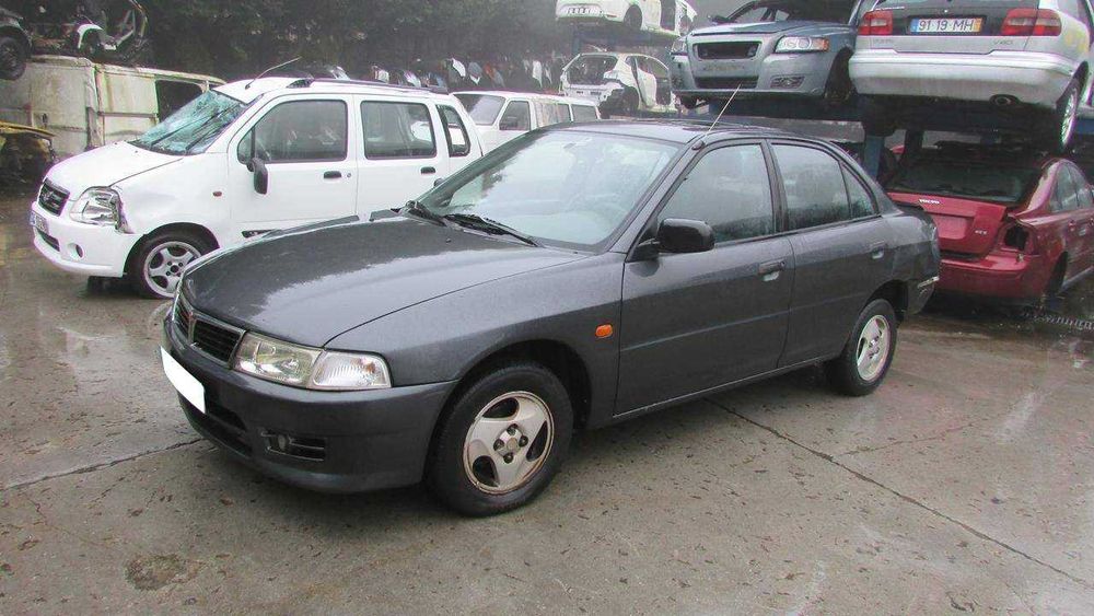 Mitsubishi Lancer 1.3 de 1997 - Peças Usadas