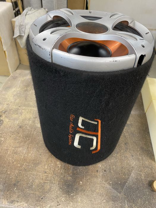 Subwoofer samochodowy