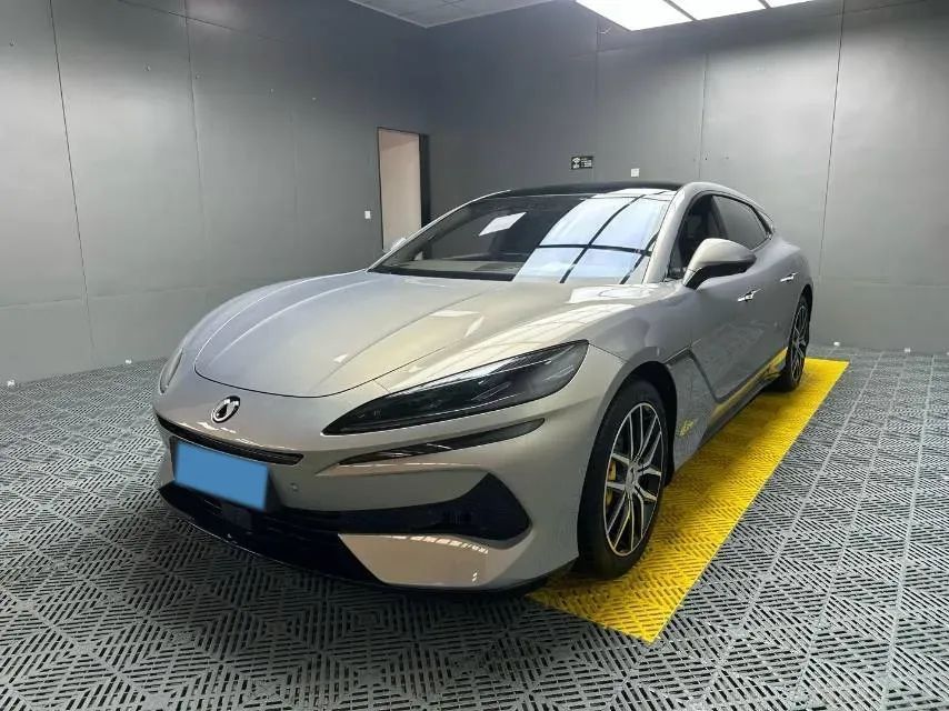 Denza Z9 GT 2025 Denza Z9 GT | 858 KM | 3.6s do 100km/h | Premium | VAT 23%