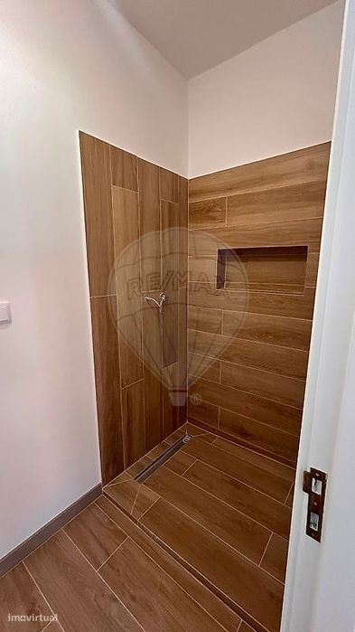 Moradia T5 para venda