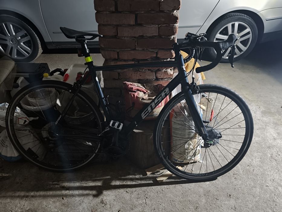 Rower szosowy SENSA Romagna Comp 105 Rozmiar 55 KOMPLET AKCESORIÓW