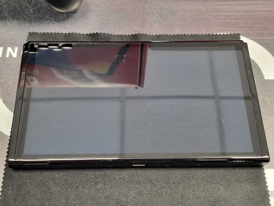 Nintendo Switch OLED 64GB White Joy-cons/Pro Controller/Grade B/6 gier