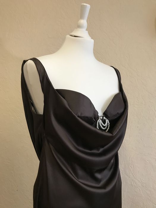 Чарівна сукня з шовку