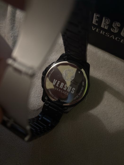 Zegarek versace versus