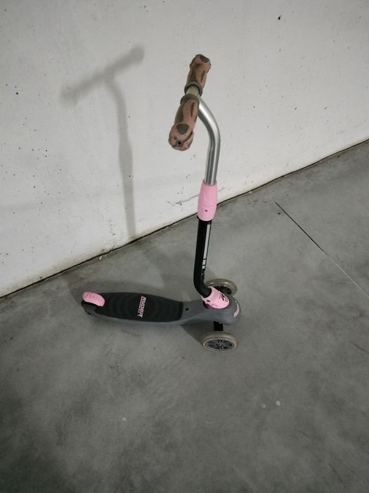 Bicicleta criança  apartir +- 4 anos, trotinete convertivel