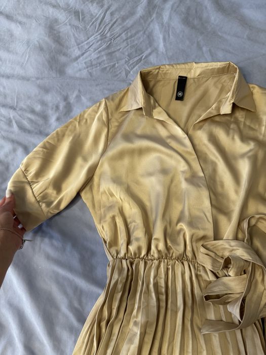 Святкова сукня міді