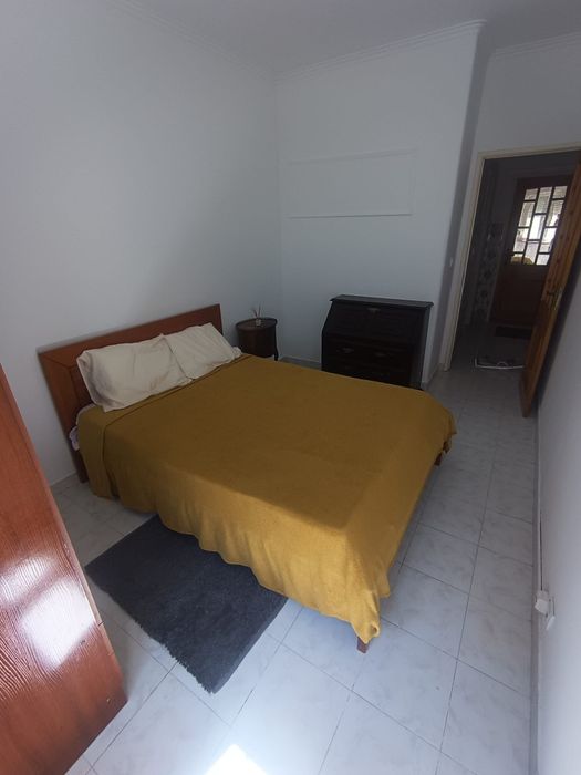 Quarto para arrenda mensal( casal ) (solteira)