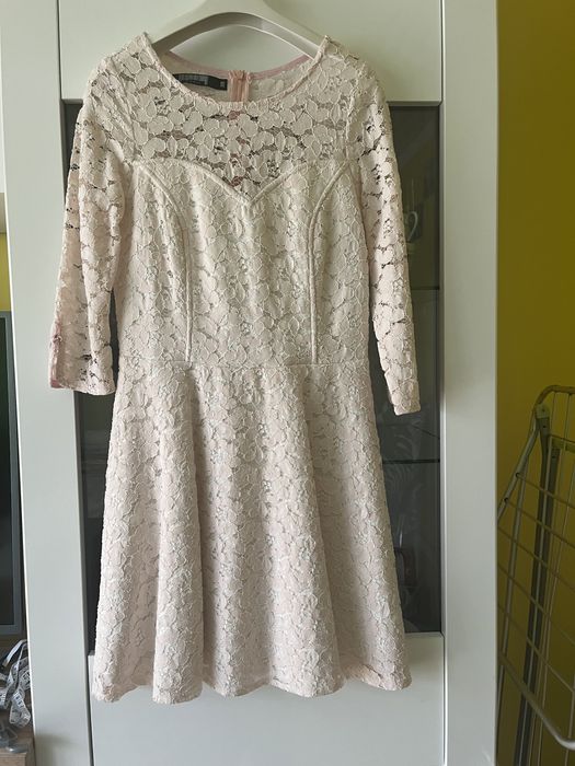 Sukienka koronkowa z rękawem 3/4