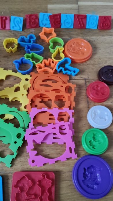 Zestaw ciastolina play-doh foremki do ciastoliny, psi patrol